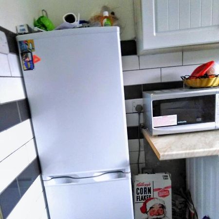 Comfortable Double Bedroom In London Hornchurch Екстериор снимка